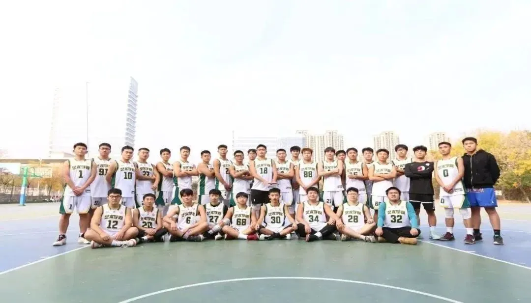大学生球员如何应对季后赛压力_1